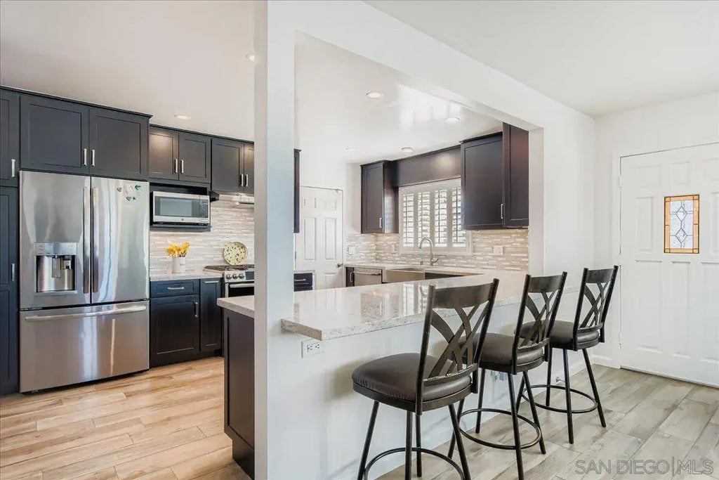 4242 Appleton St, CLAIREMONT