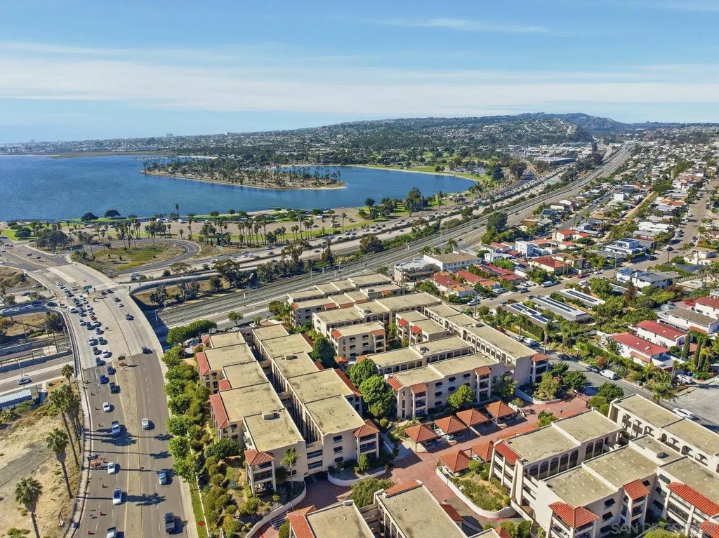 2514 Clairemont Dr 111, BAY PARK