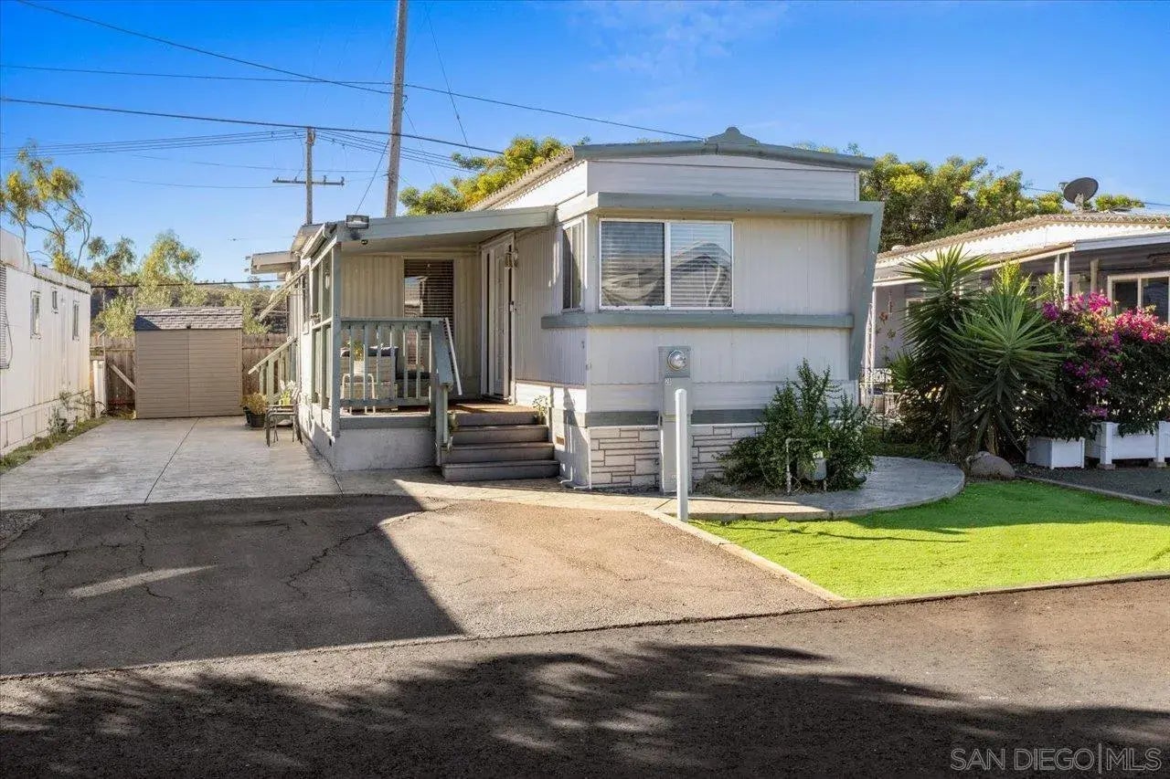 Photo of Listing #250042960