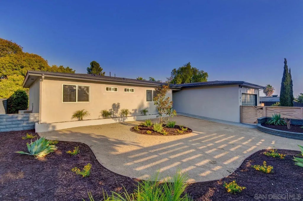 5701 Madra Ave., Del Cerro (337)
