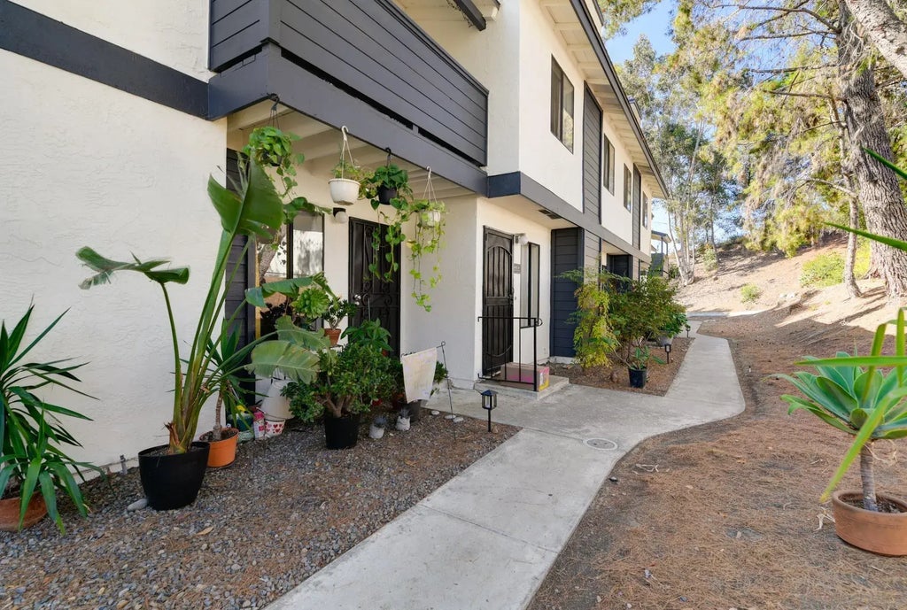 5865 Reo Ter B, SAN DIEGO