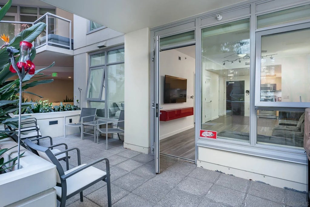 1431 Pacific Hwy 113, DOWNTOWN