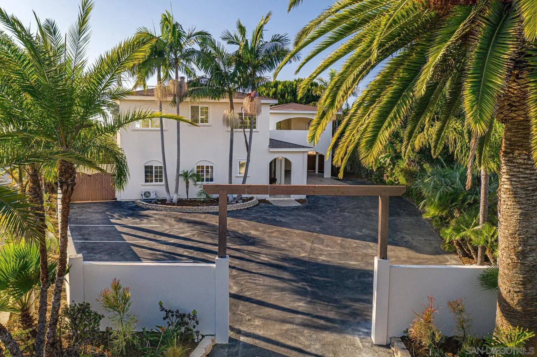 Photo of Listing #250043163