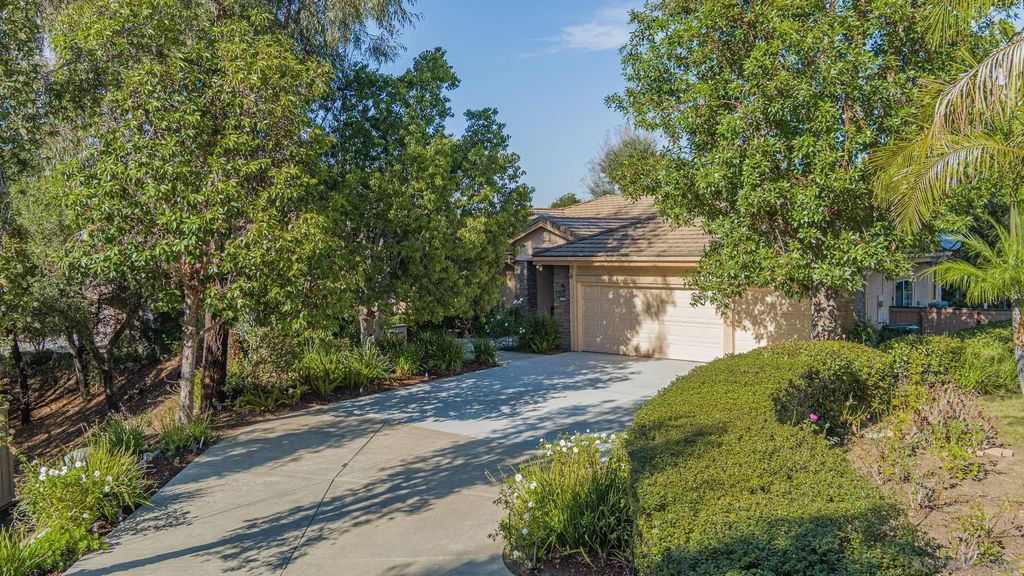 1772 Crescent Knolls Gln, Escondido