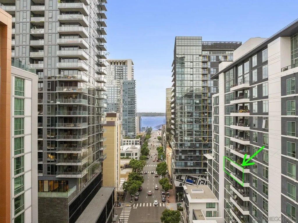 425 W Beech St 1003, Downtown (DT)