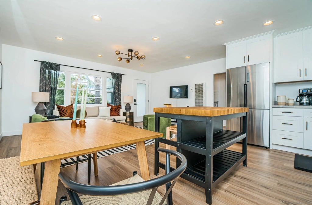 1001-11 3rd Street, Coronado