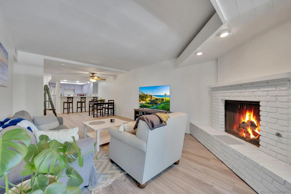 4055 Falcon St 102, MISSION HILLS