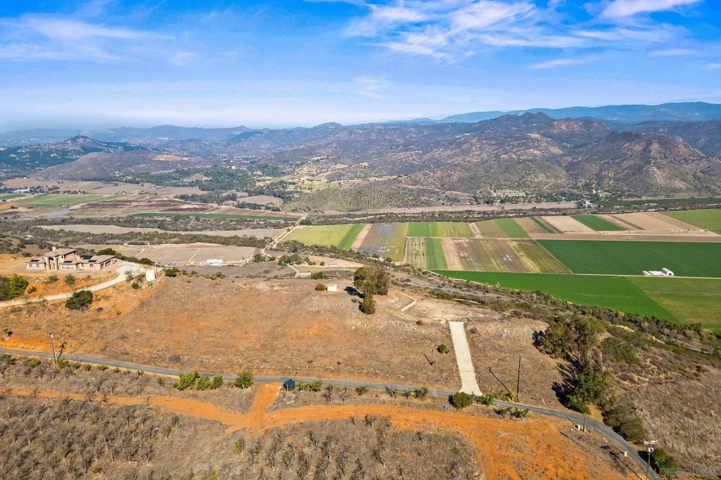 15840 Highland Valley Rd 276-030-20-00, Escondido
