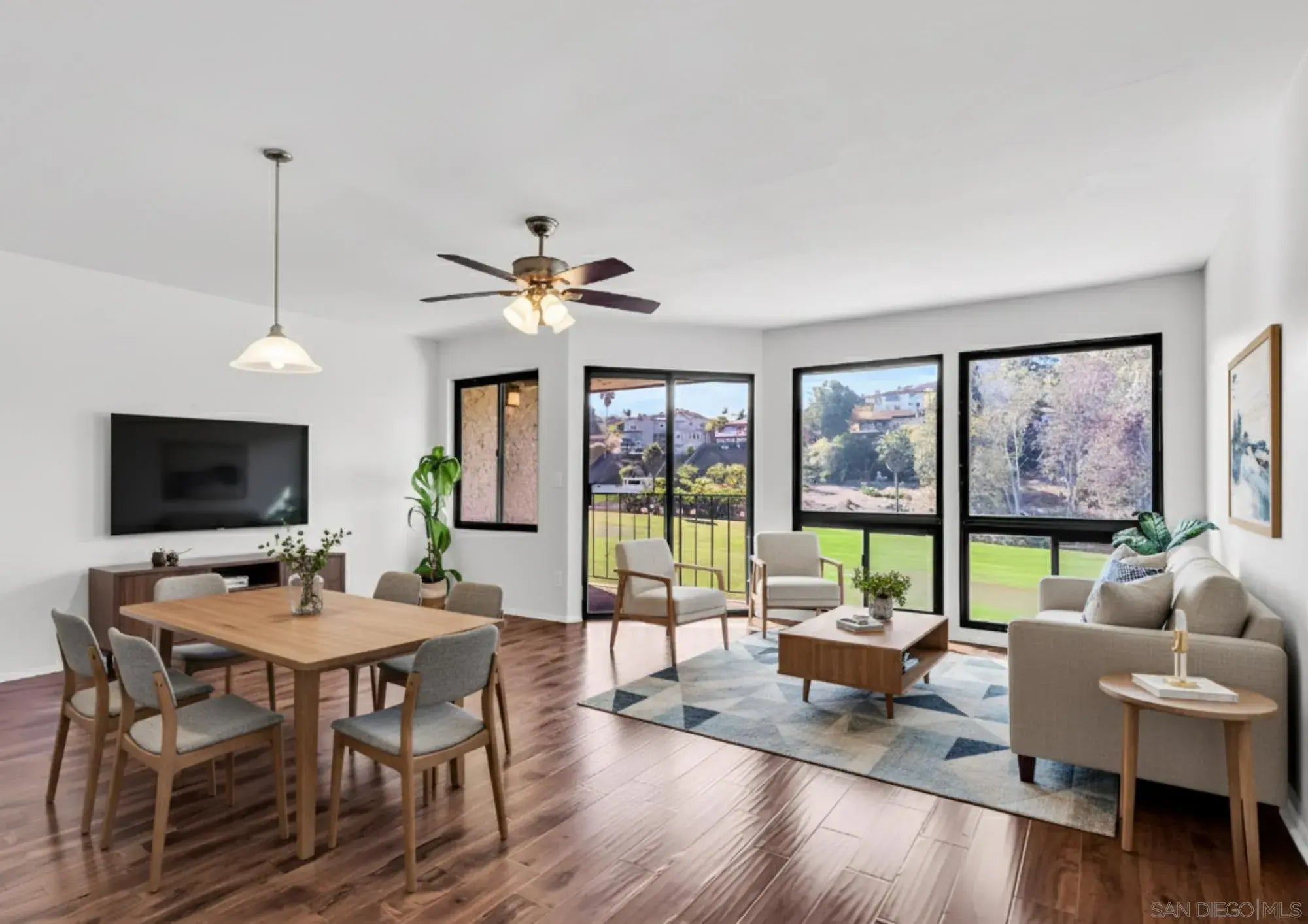 Photo of Listing #250043664