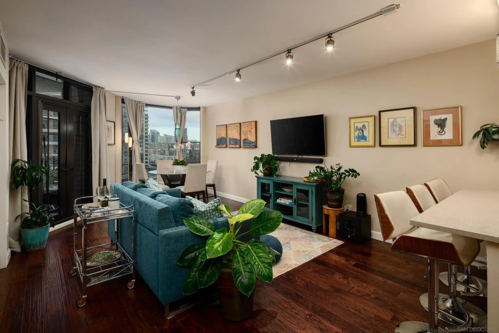 500 W Harbor Dr 915, DOWNTOWN