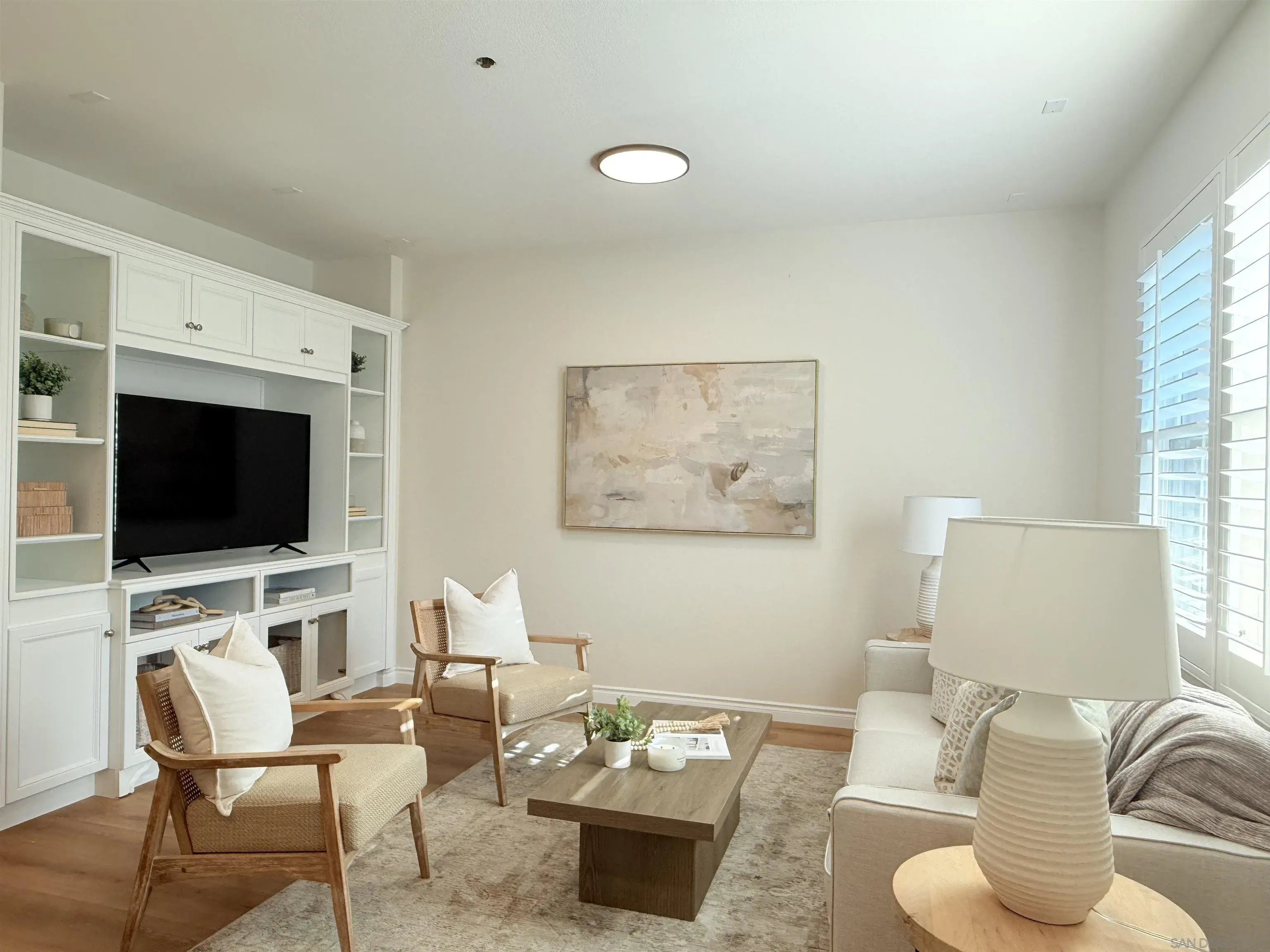 Photo of Listing #250043719