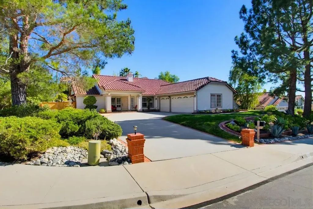 2114 Willowbrook, Escondido