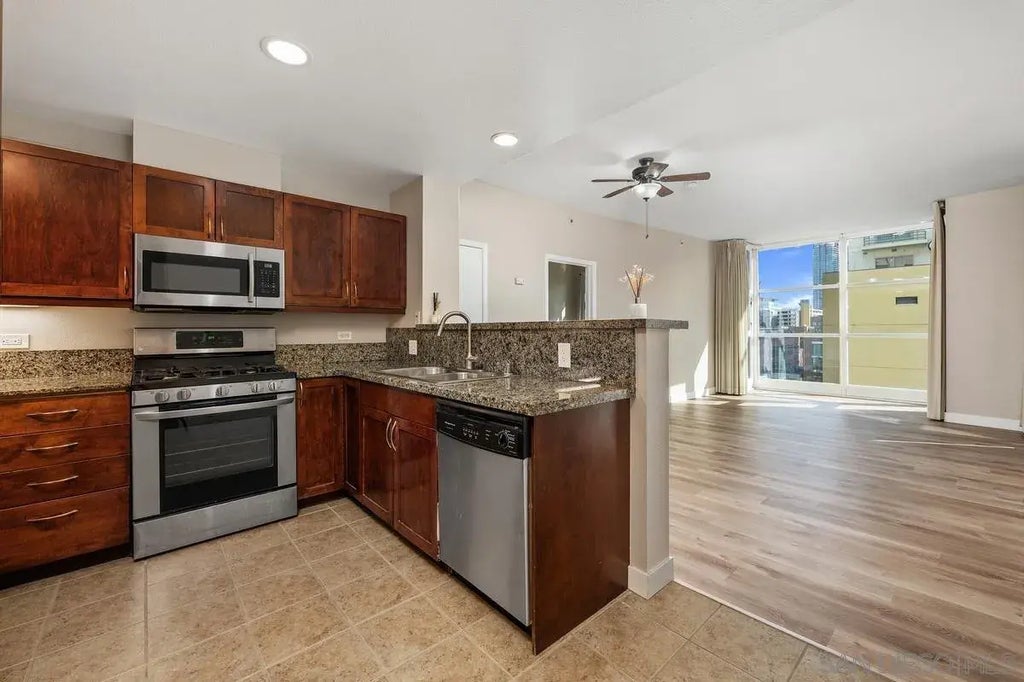 530 K 615, Downtown (DT)