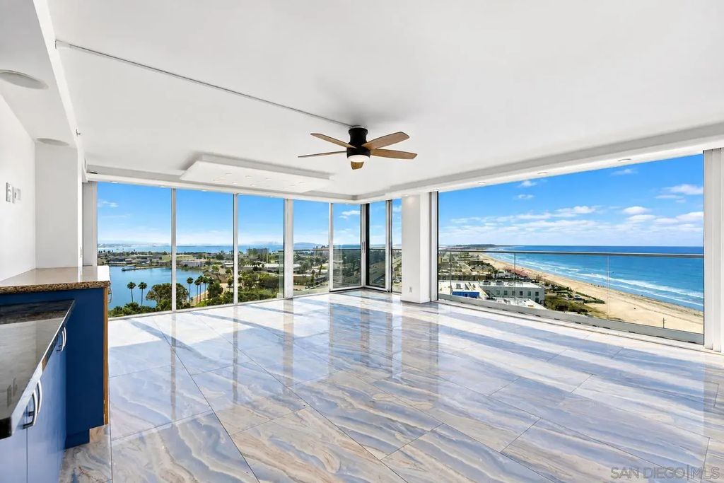 1820 Avenida Del Mundo 1504, Coronado
