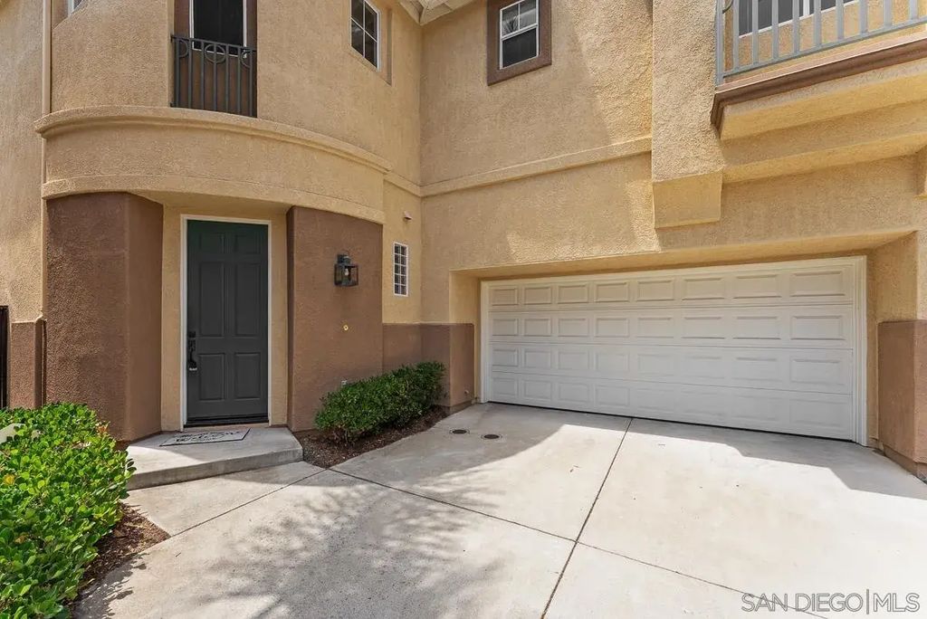 3738 Ruette San Raphael, CARMEL VALLEY