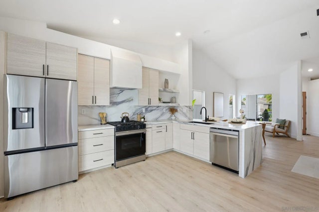 183 Plumosa Street, Ocenaside