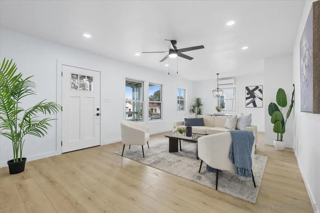 4352 Athens St, SAN DIEGO