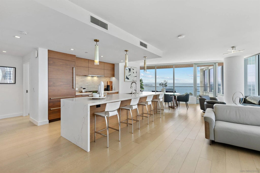 888 W E Street 1001, DOWNTOWN