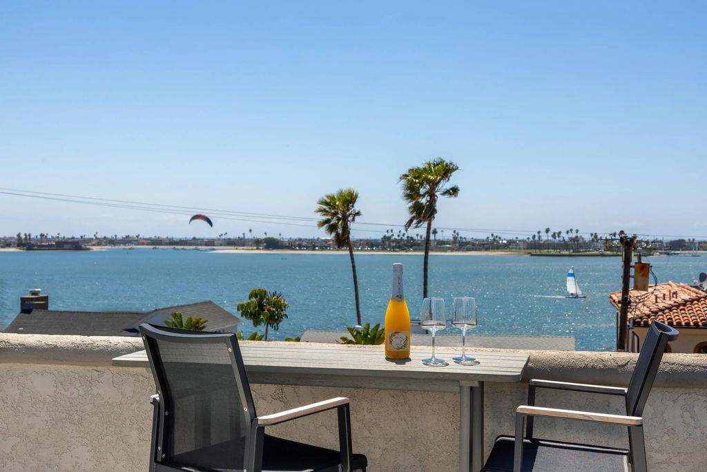 3701 Riviera Dr 11, Pacific Beach