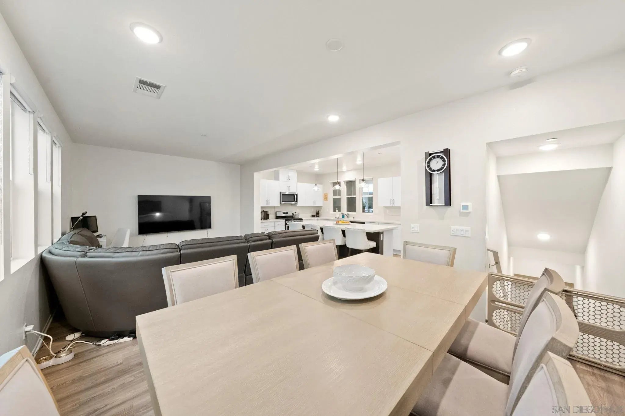 Photo of Listing #250044719