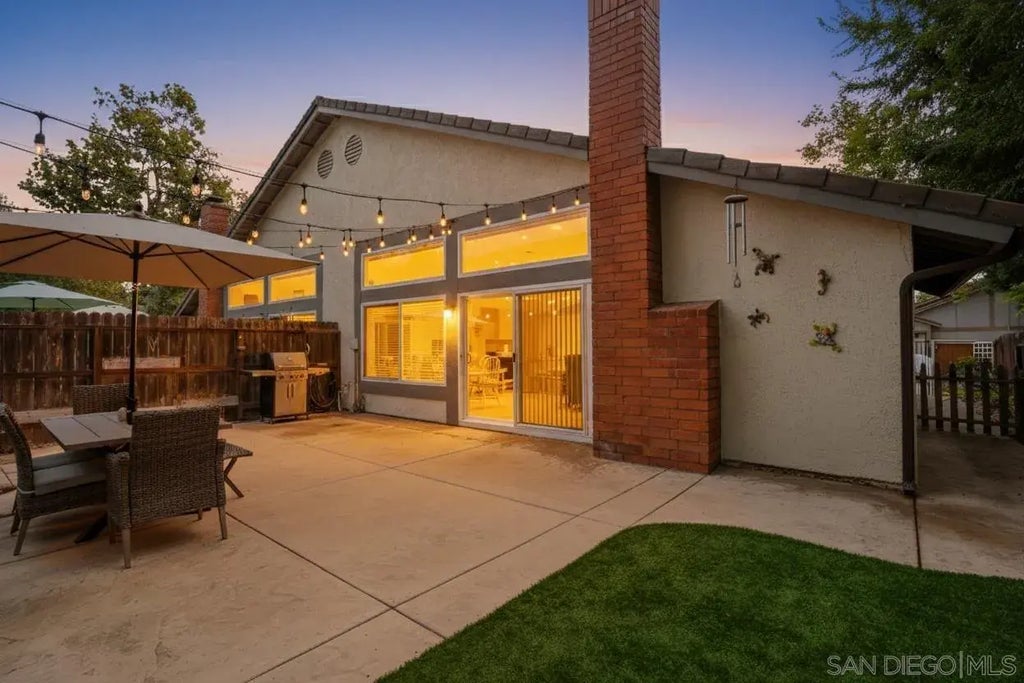 13286 Creek Park Ln, Poway