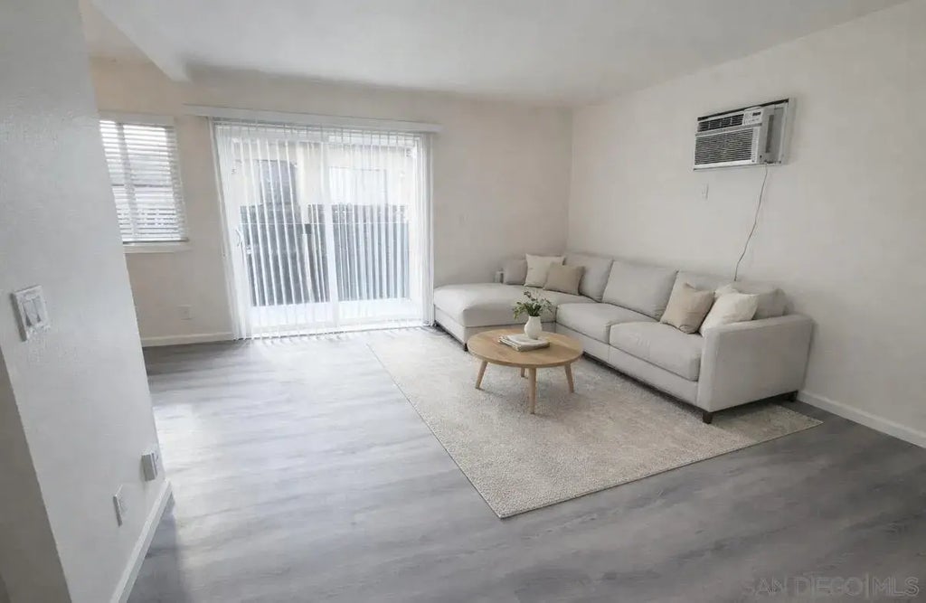 6902 Mission Gorge Rd. 9, DEL CERRO