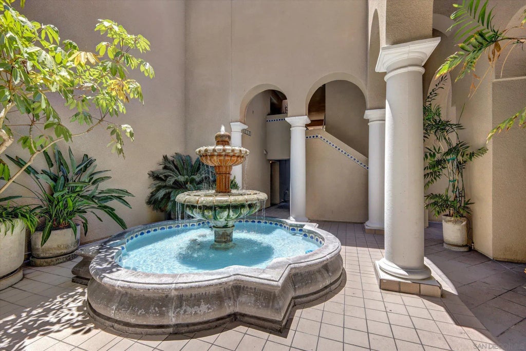 4018 Nobel Dr 301, UNIVERSITY CITY