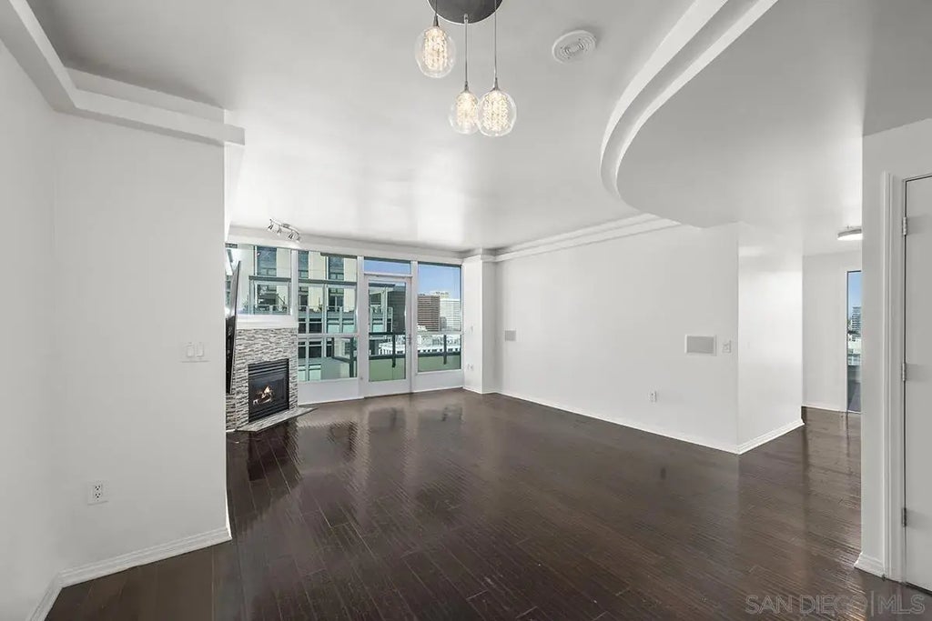 555 Front Street 2201, DOWNTOWN