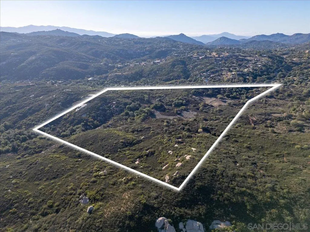 Deerhorn Valley Rd A72, Jamul