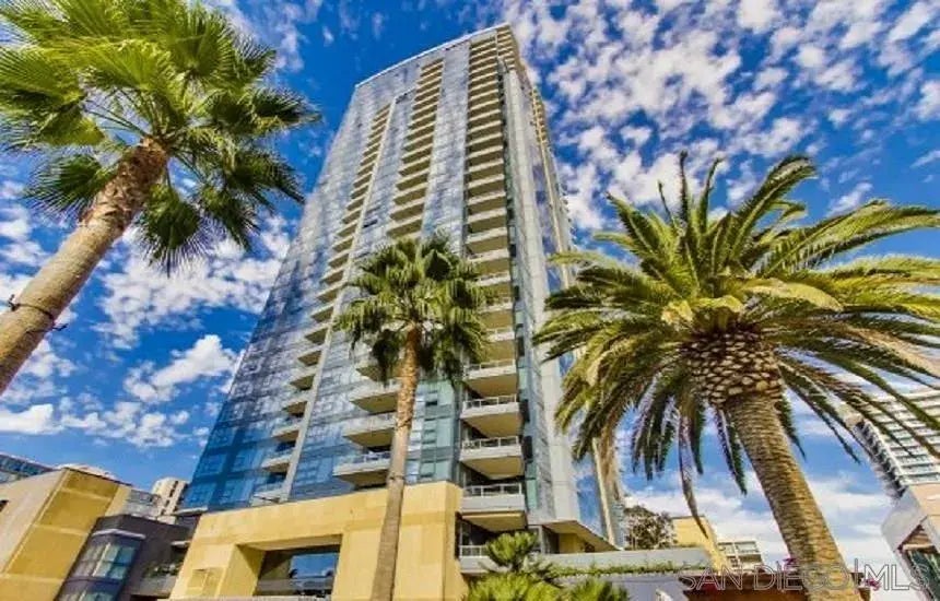 1325 Pacific Hwy 107, DOWNTOWN