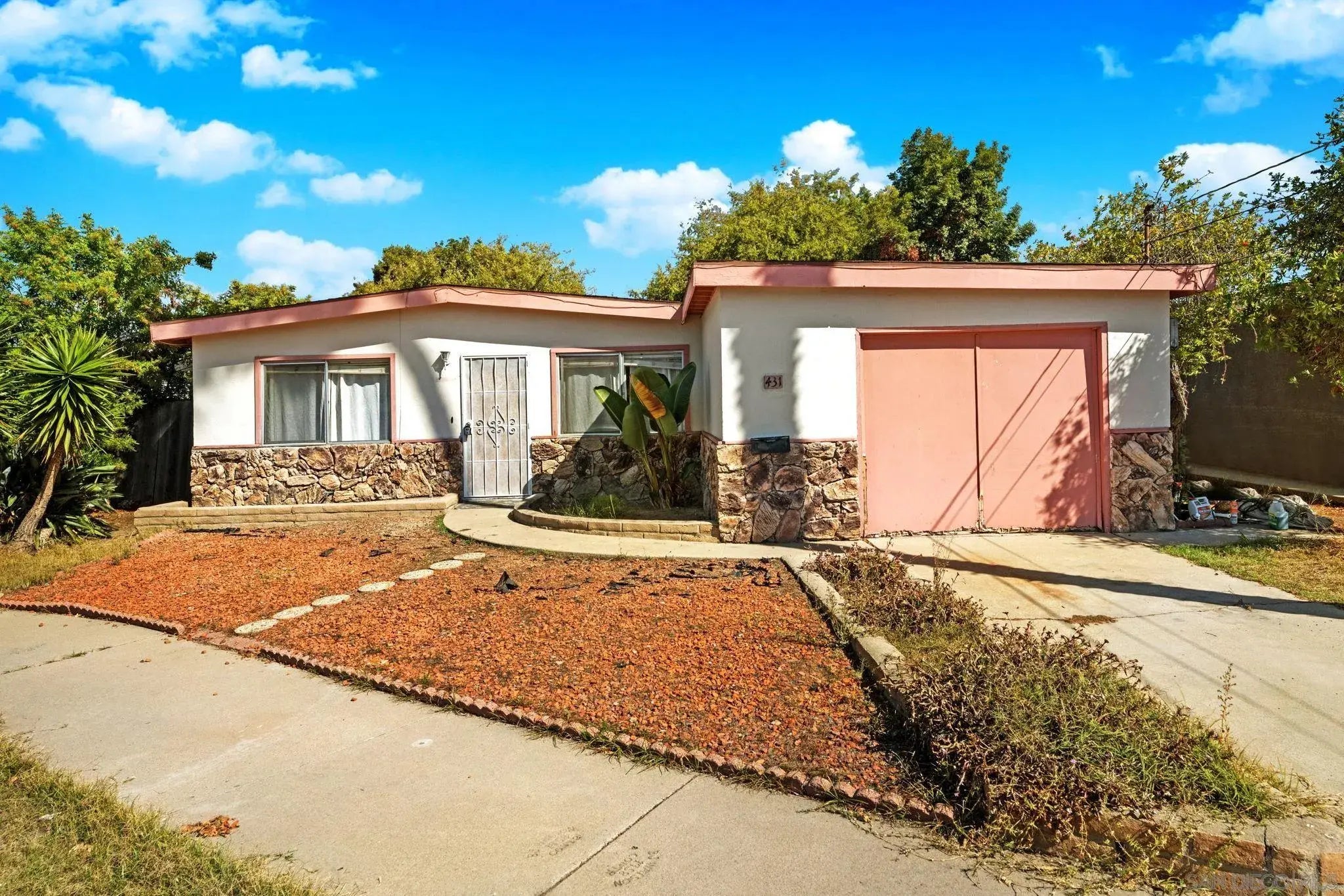 Photo of Listing #250045055