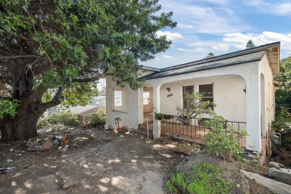 2240-42 El Prado Avenue, Lemon Grove