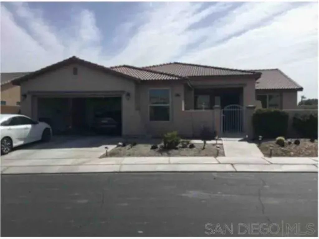 44482 Avenida Suarez, Indio