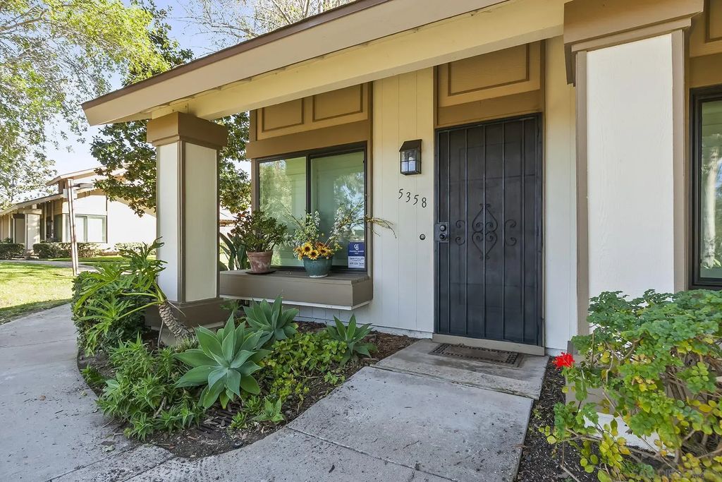 5358 Caminito Velasquez, TIERRASANTA