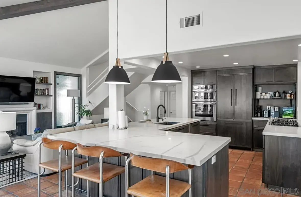 Photo of Listing #250045424