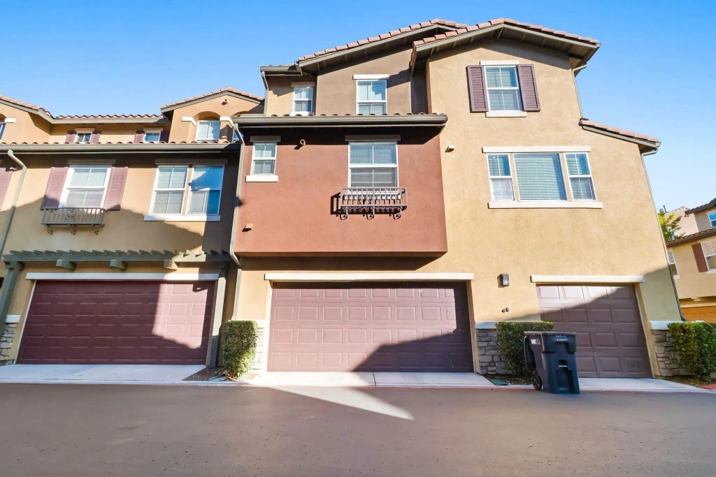 10240 Daybreak Ln 2, Santee