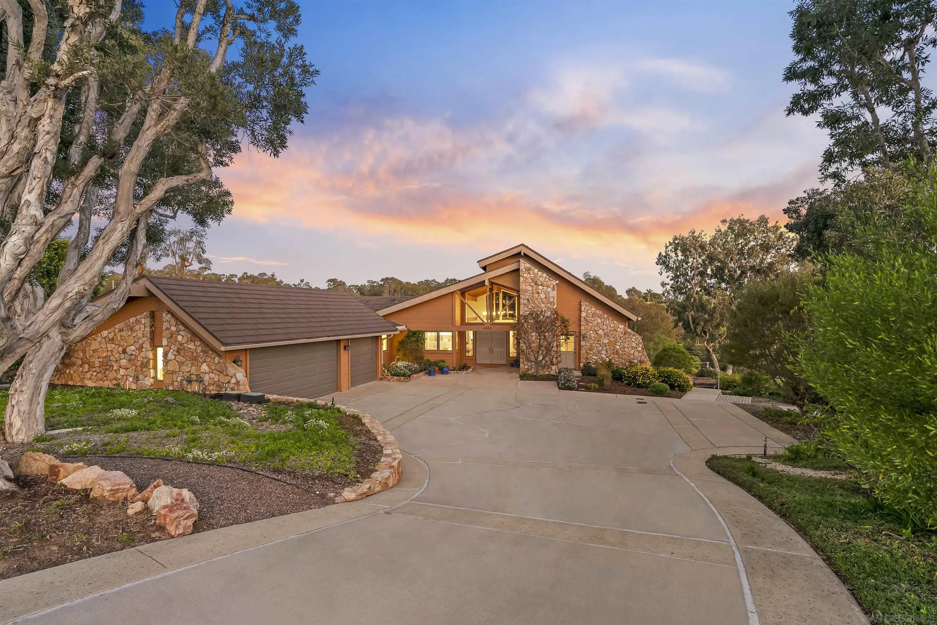 Photo of Listing #250045552