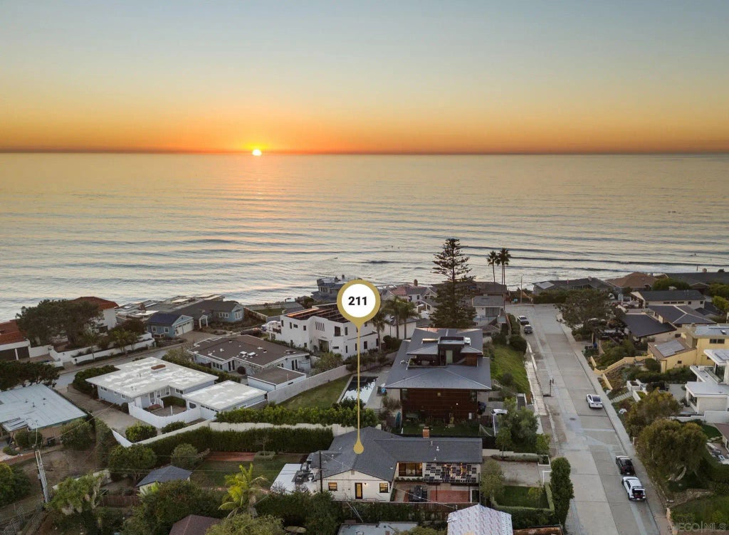 211 Ocean St, Solana Beach