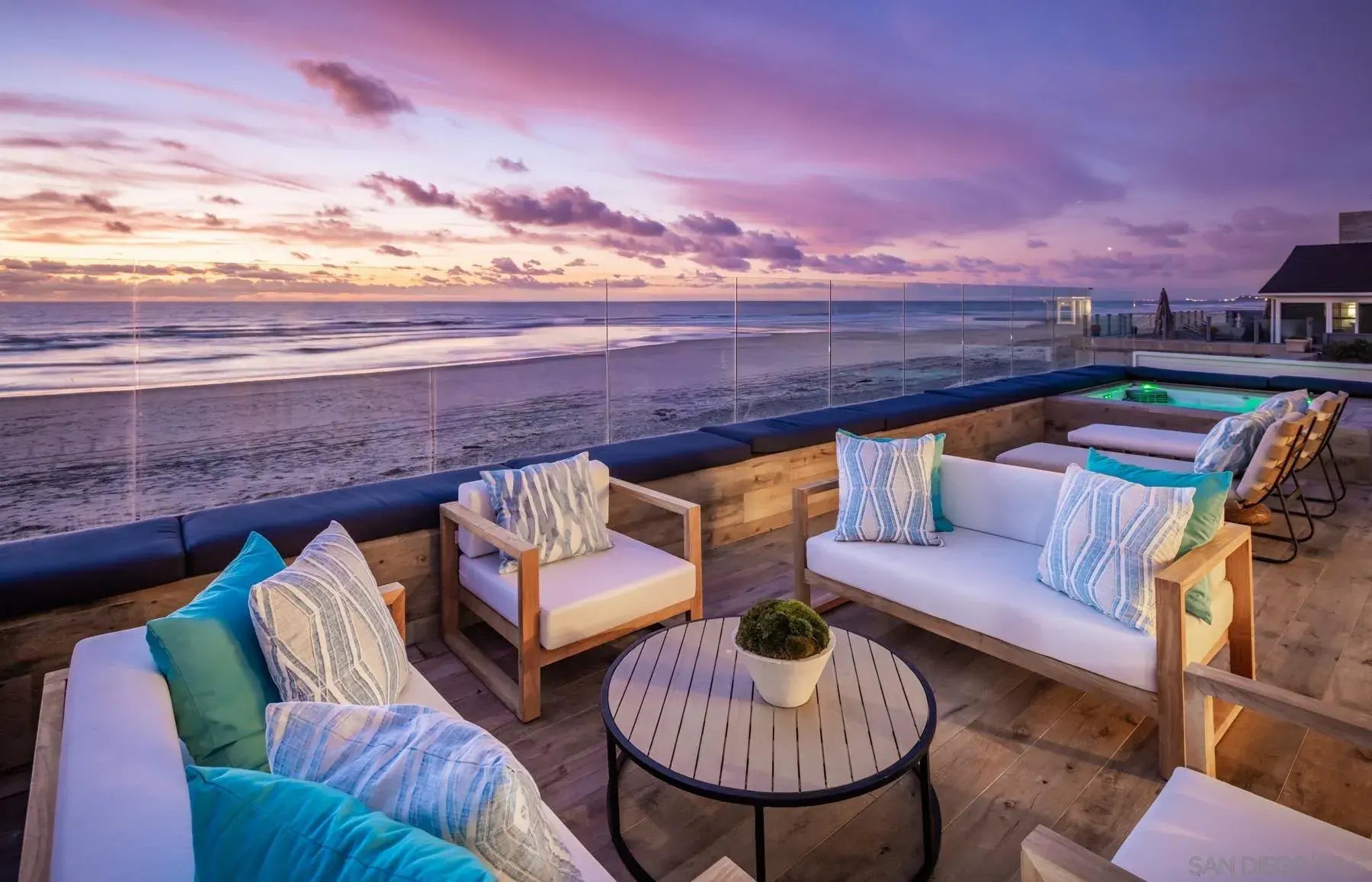 Photo of Listing #250045648