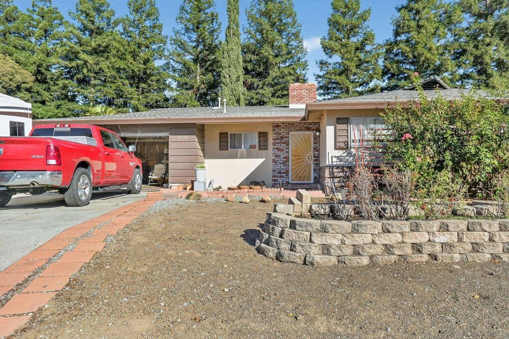 1186 Patricia Dr, Chico