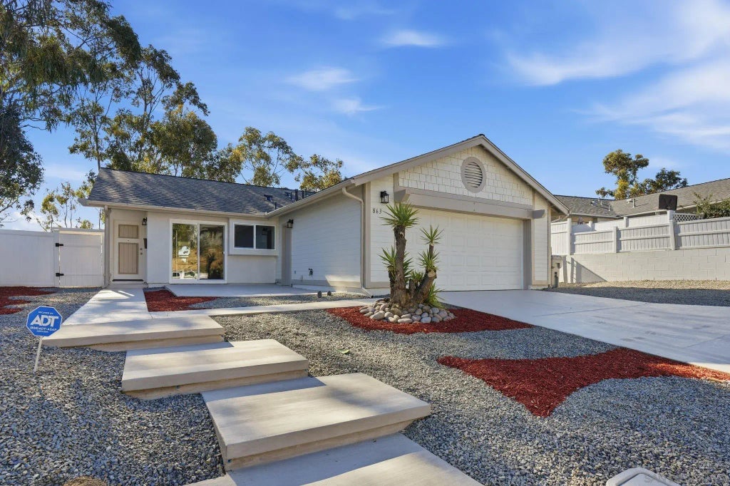 863 Leppert Street, ENCANTO