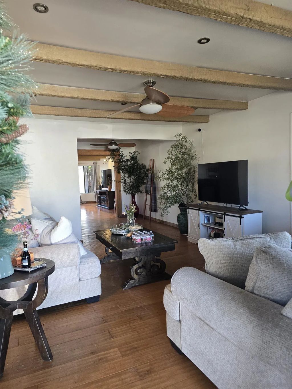9367 De Camp Dr, La Mesa