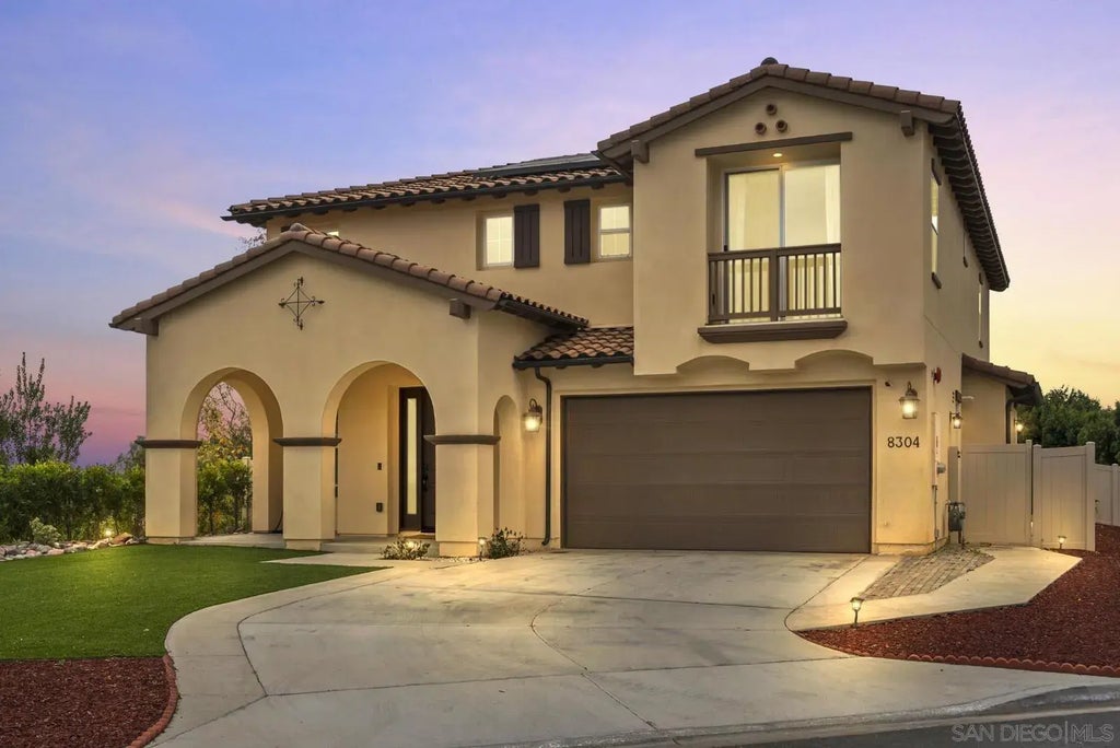 8304 The Grant Place, Bonita