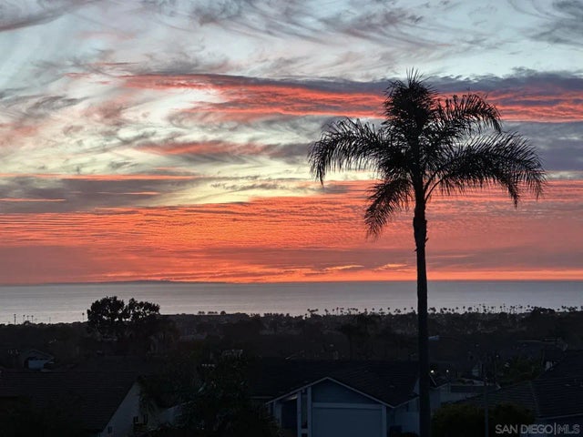 7215 Daffodil Pl, Carlsbad