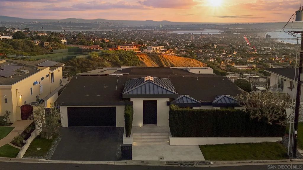 5811 Box Canyon Rd, La Jolla