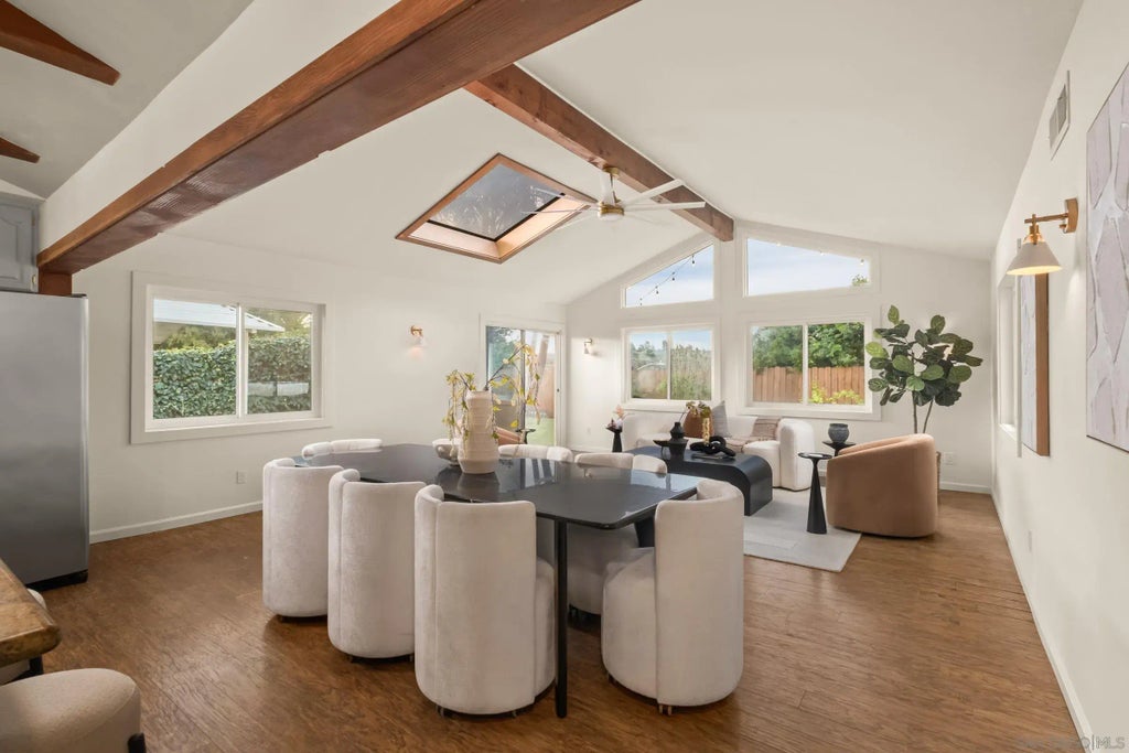 2713 Lancelot Dr, Oceanside