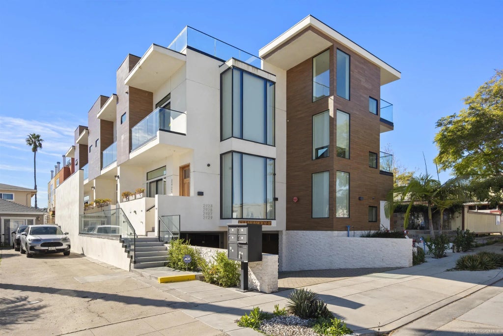 2925 Upshur St., POINT LOMA