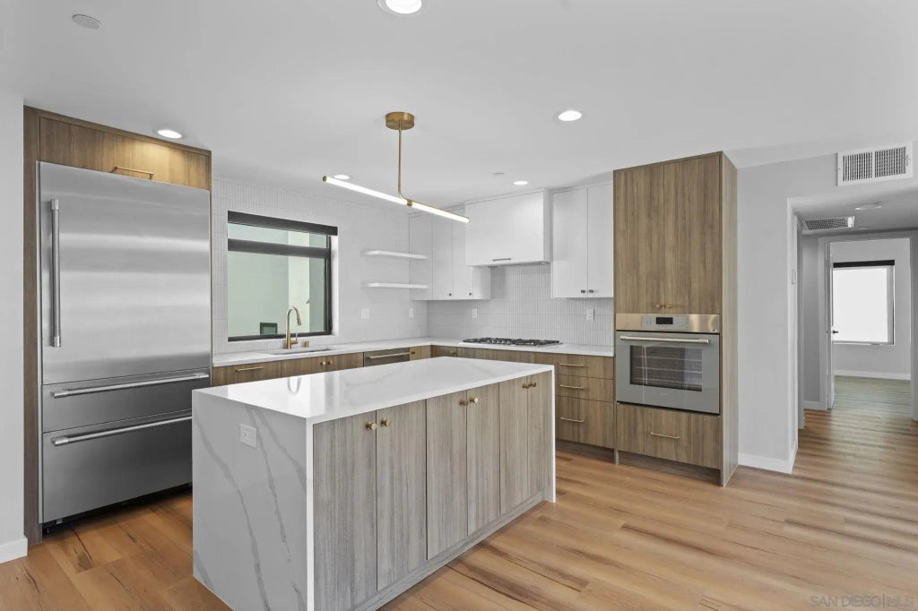 809 Seacoast Drive, Imperial Beach