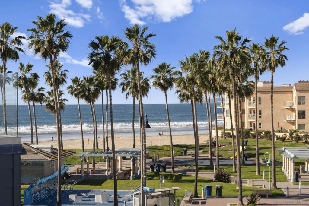 107 Daisy, Imperial Beach