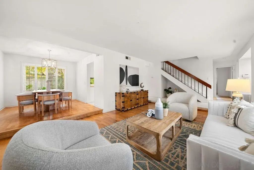 2210 Valley Rd, Oceanside